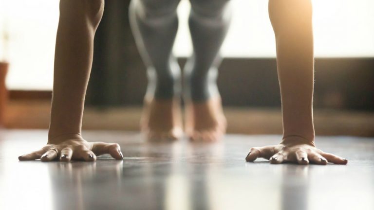 4 Plank Variations to Strengthen Core and Trim Your Waistline 